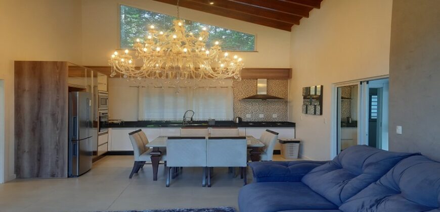 CASA ALTO PADRÃO EM GUATAMBÚ