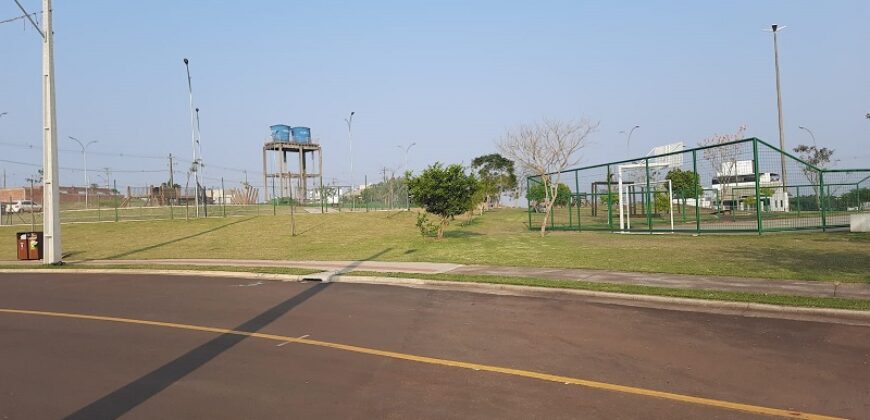 TERRENO COM 817m² DE FRENTE PARA PRAÇA NO VEDERTI III