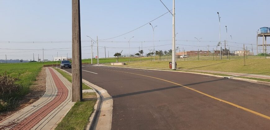 TERRENO COM 817m² DE FRENTE PARA PRAÇA NO VEDERTI III