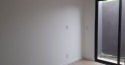 GEMINADA DE ESQUINA (SUÍTE + 1 QUARTO) NO LOTEAMENTO VEDERTI