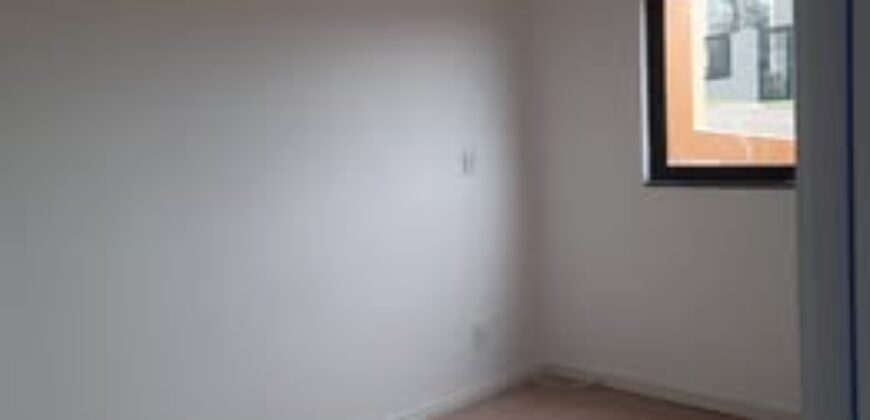 GEMINADA DE ESQUINA (SUÍTE + 1 QUARTO) NO LOTEAMENTO VEDERTI